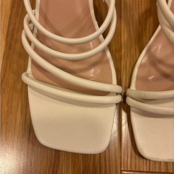 A New Day Cream Strappy Blakey Sandals with Block Heel Size 8 in great condition - Picture 8 of 9